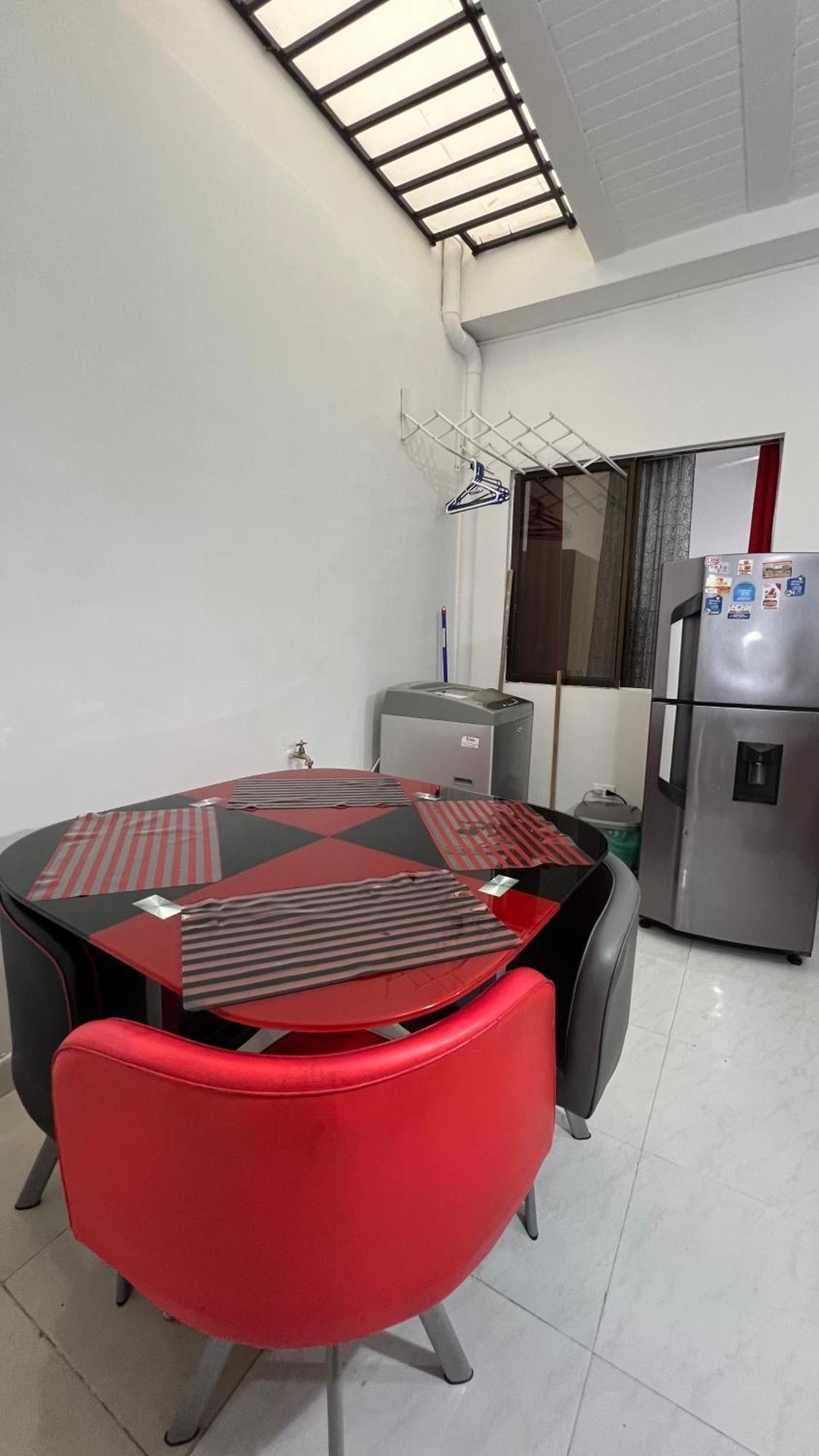 Comodo Apartamento Gran Ubicacion Y A/C カリ エクステリア 写真